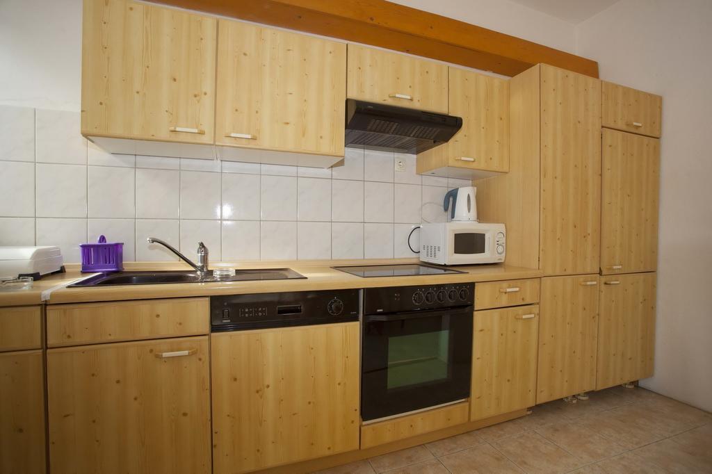 Apartments Dino Makarska Bagian luar foto