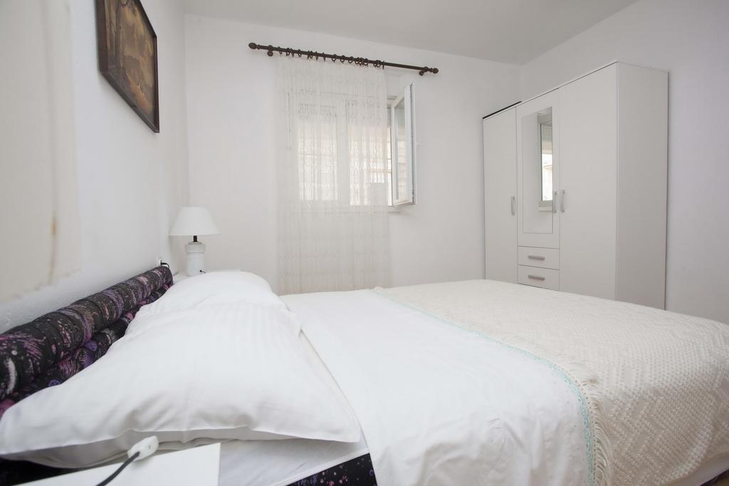 Apartments Dino Makarska Bagian luar foto