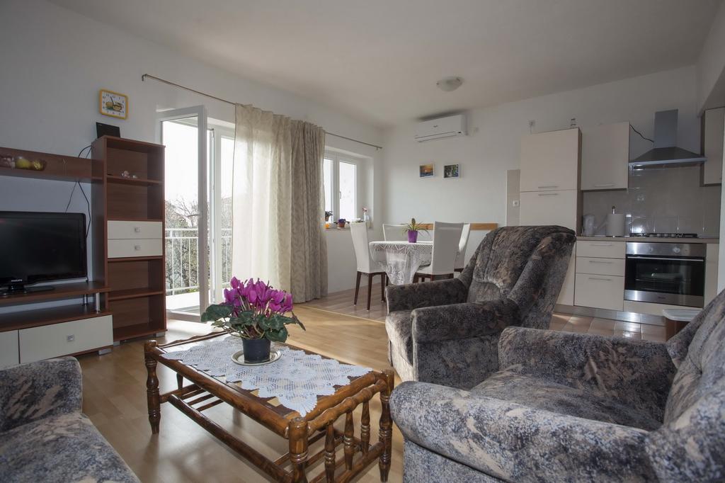 Apartments Dino Makarska Bagian luar foto
